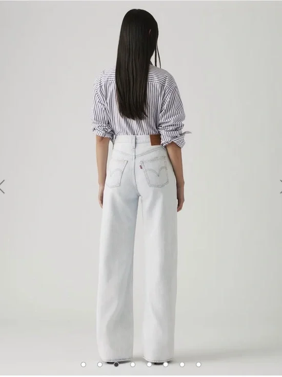 Levi's Ribcage Wide Leg High-Rise Jeans in Light  Wash 27x34 - Picture 2 of 7